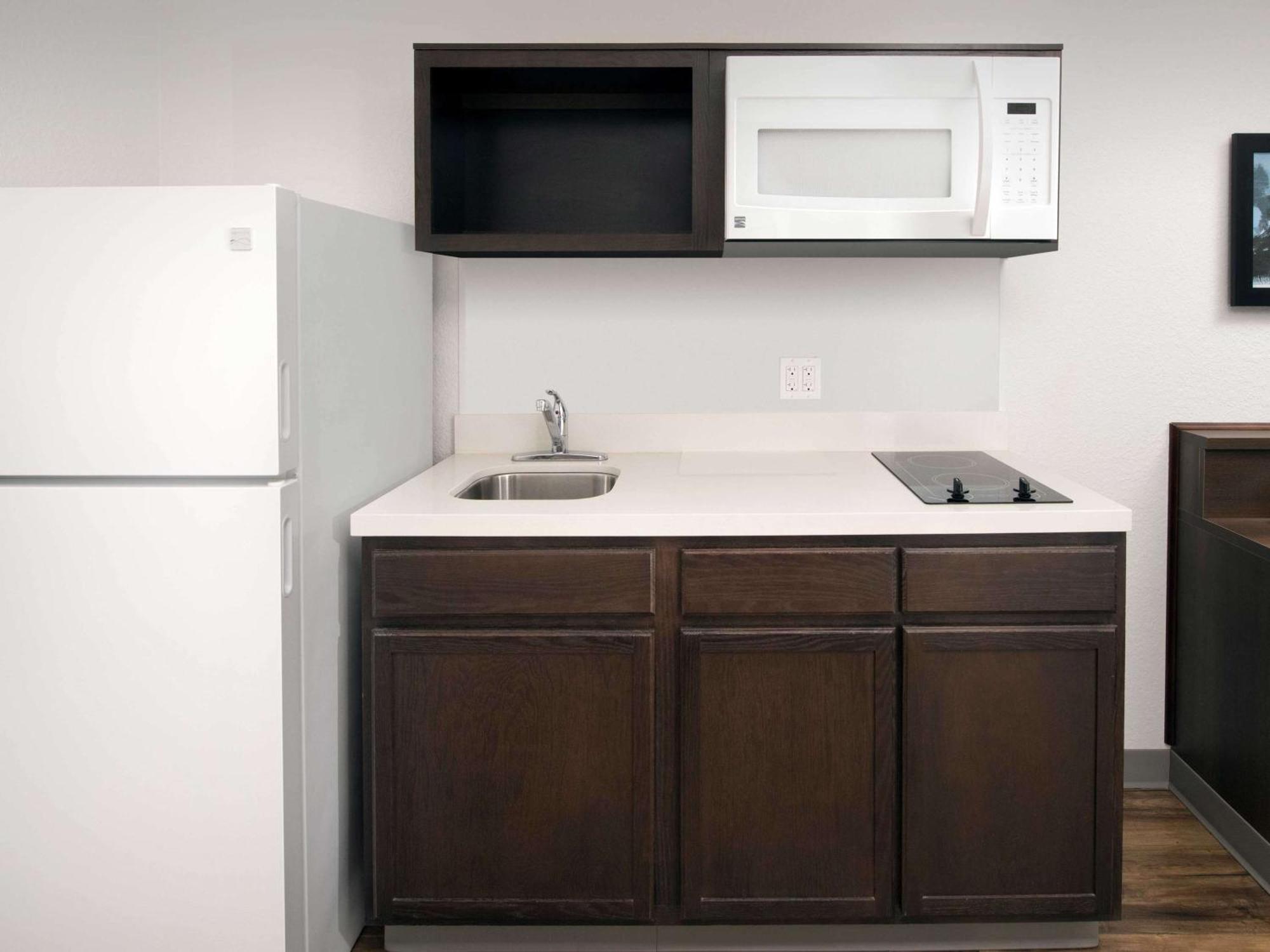 Extended Stay America Select Suites - Fort Myers - Northeast エクステリア 写真
