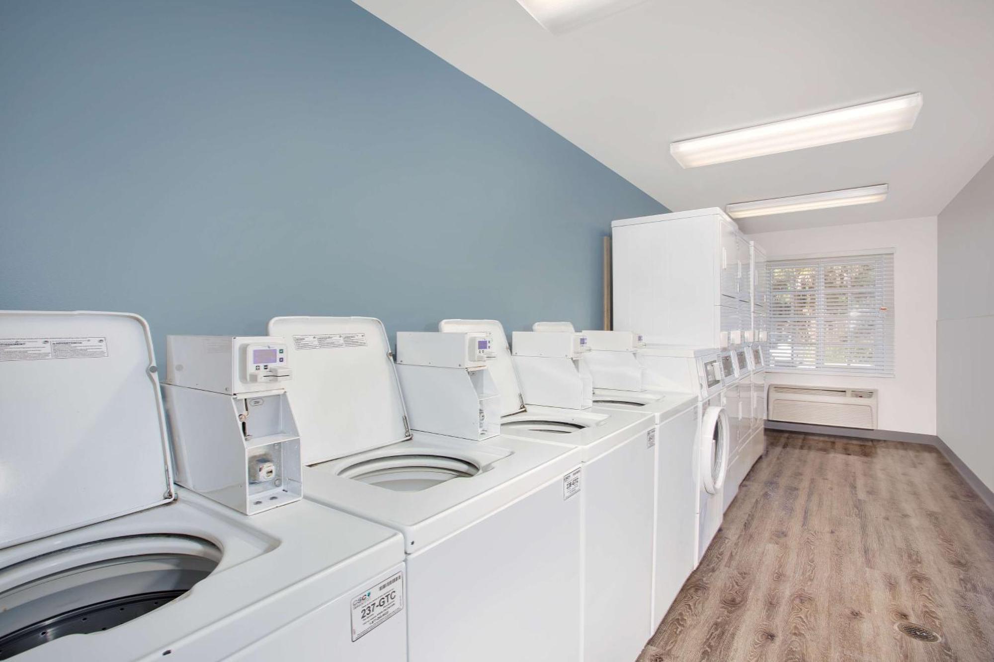 Extended Stay America Select Suites - Fort Myers - Northeast エクステリア 写真