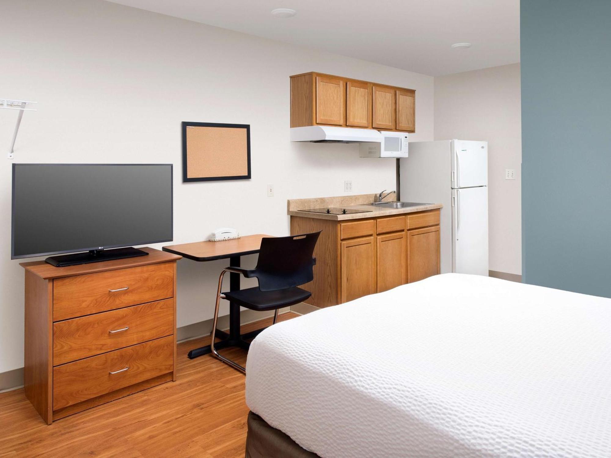 Extended Stay America Select Suites - Fort Myers - Northeast エクステリア 写真